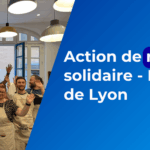 L’équipe Soluxan en cuisine lors d’une action de mécénat solidaire aux Petites Cantines du Vieux Lyon, préparant un repas participatif et convivial.